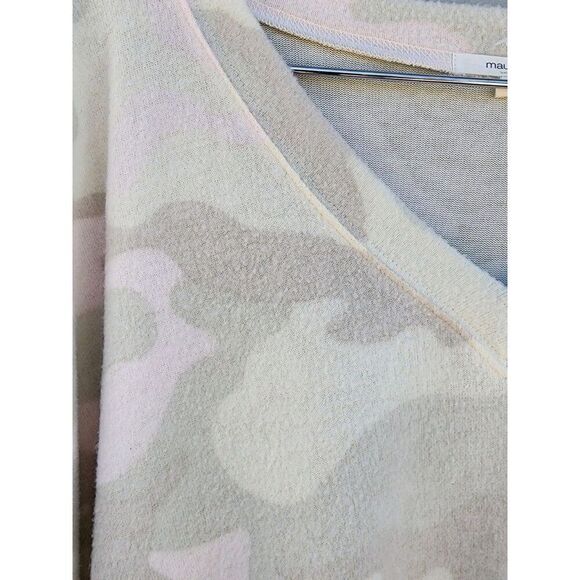 Maurices White Camo Sweater Soft Shark Bite Hem Raglan Poncho Womens Plus S/M - Picture 8 of 8